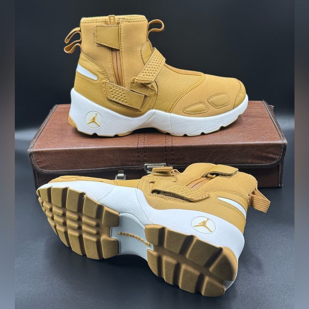 Air Jordan Trunner LX High 'Golden Harvest'